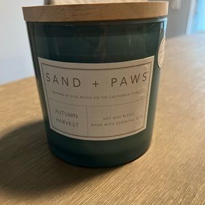 Sand and Paws Autumn Harvest 25 oz candle